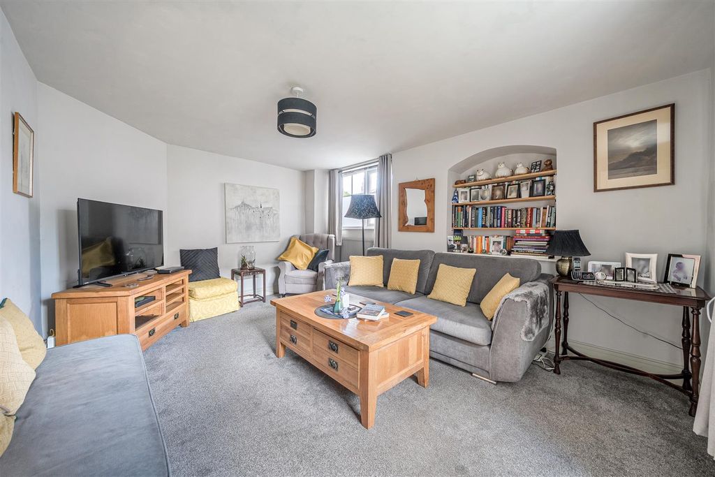 Property photo 3 of 14