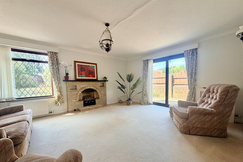 Property photo 3 of 11