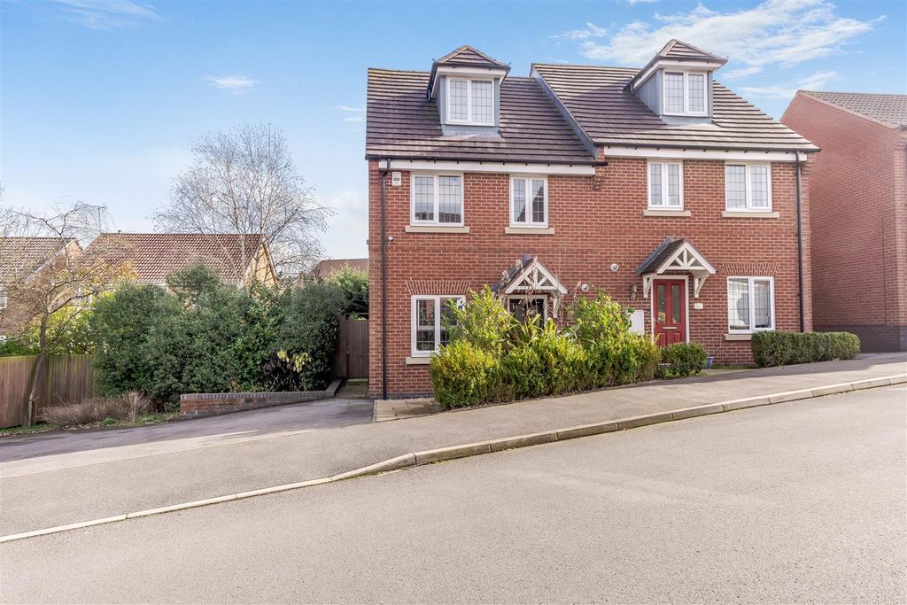 Property photo 1 of 35 8679664-Exterior10.Jpg