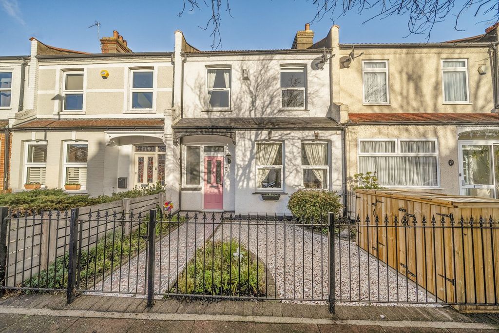 Property photo 1 of 18