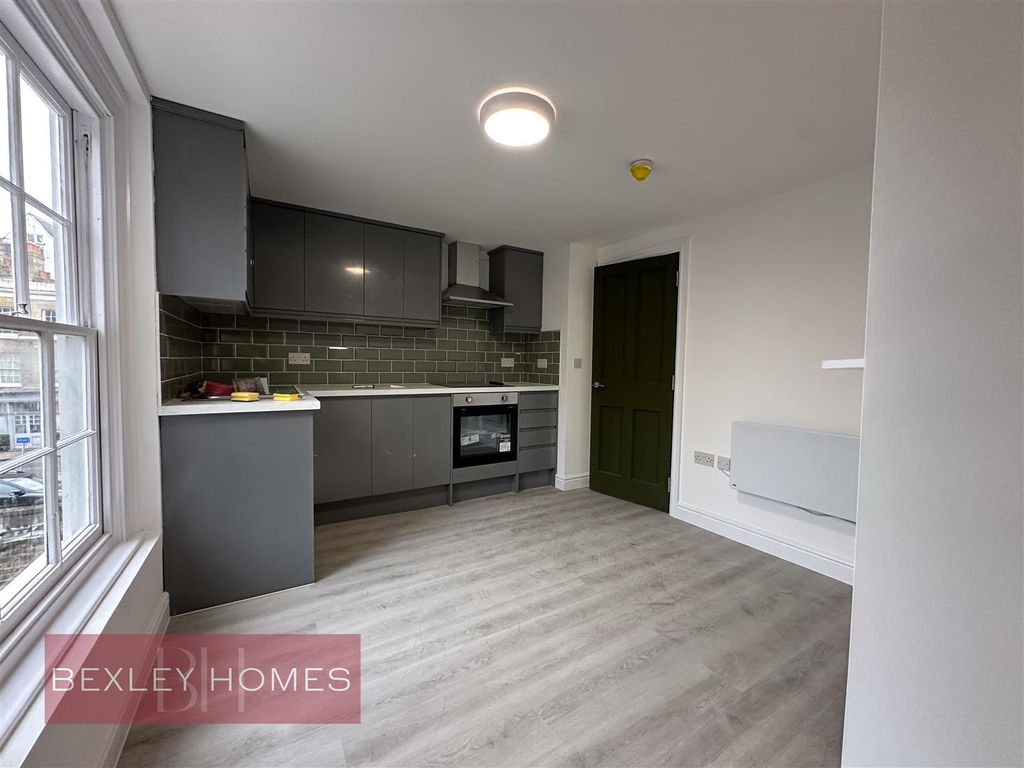 Property photo 2 of 8 Img_0323.Jpg