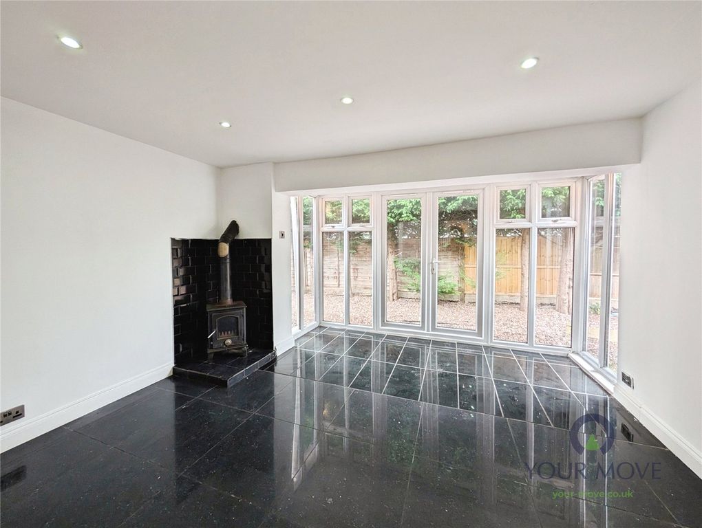 Property photo 3 of 8 Dining