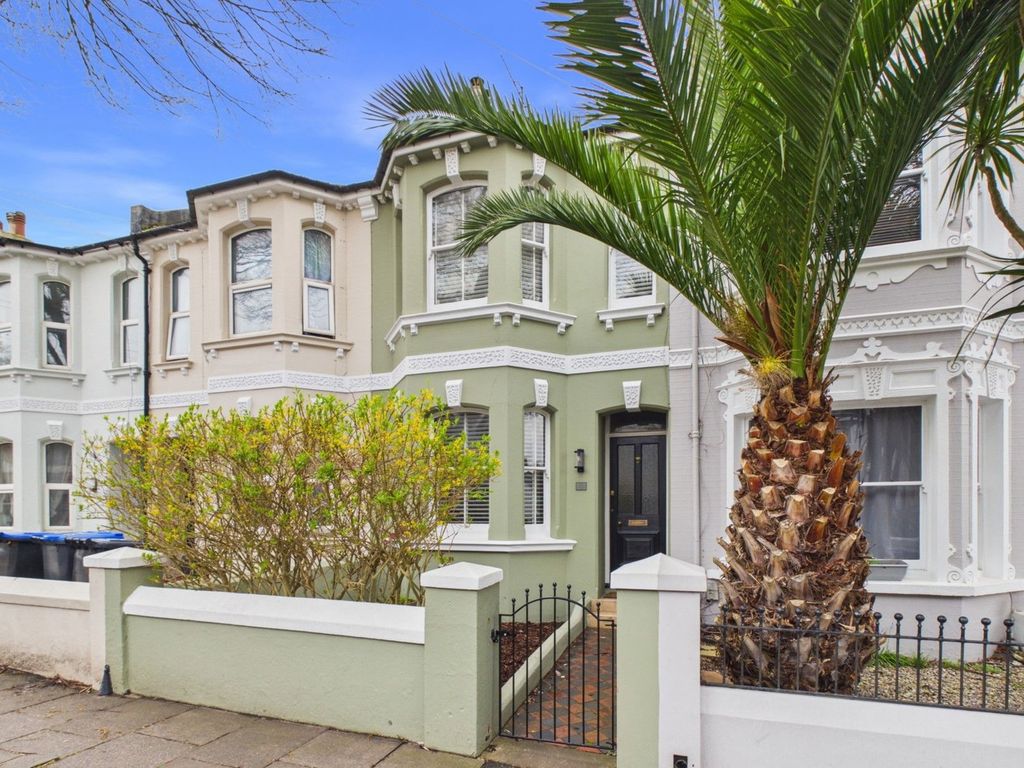 Property photo 1 of 20