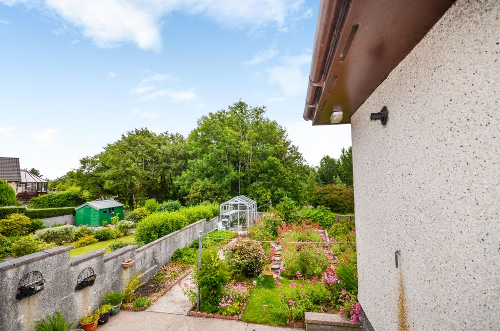 Property photo 1 of 35