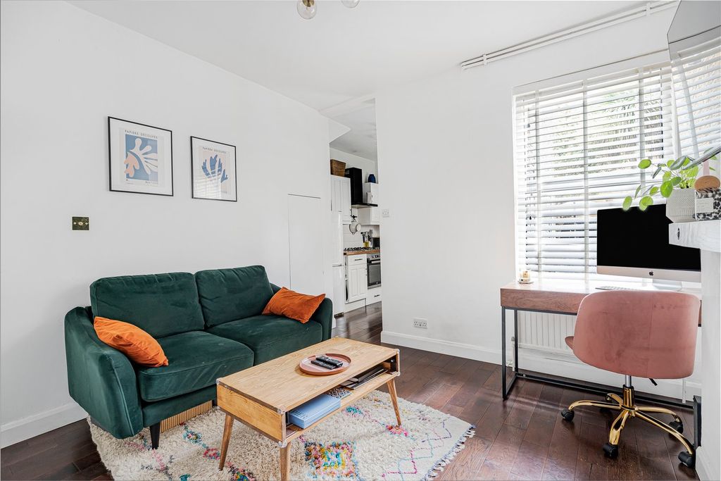 Property photo 2 of 11