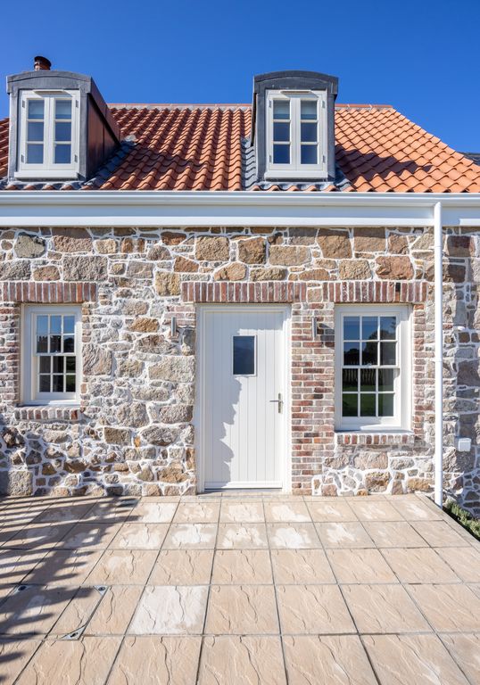 Property photo 3 of 20