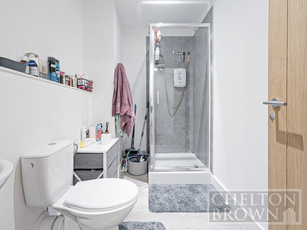 Property photo 2 of 10 Bathroom