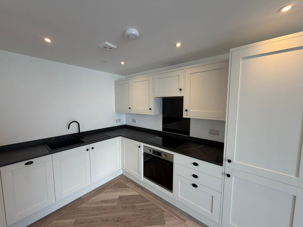 Property photo 2 of 11 Kitchen