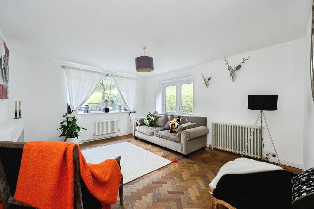 Property photo 2 of 22 Pbox-Img.Jpg