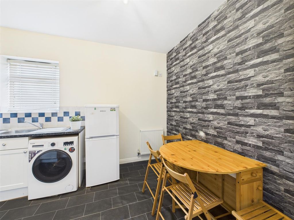 Property photo 1 of 7 Cam04063G0-Pr0098-Still007.Jpg