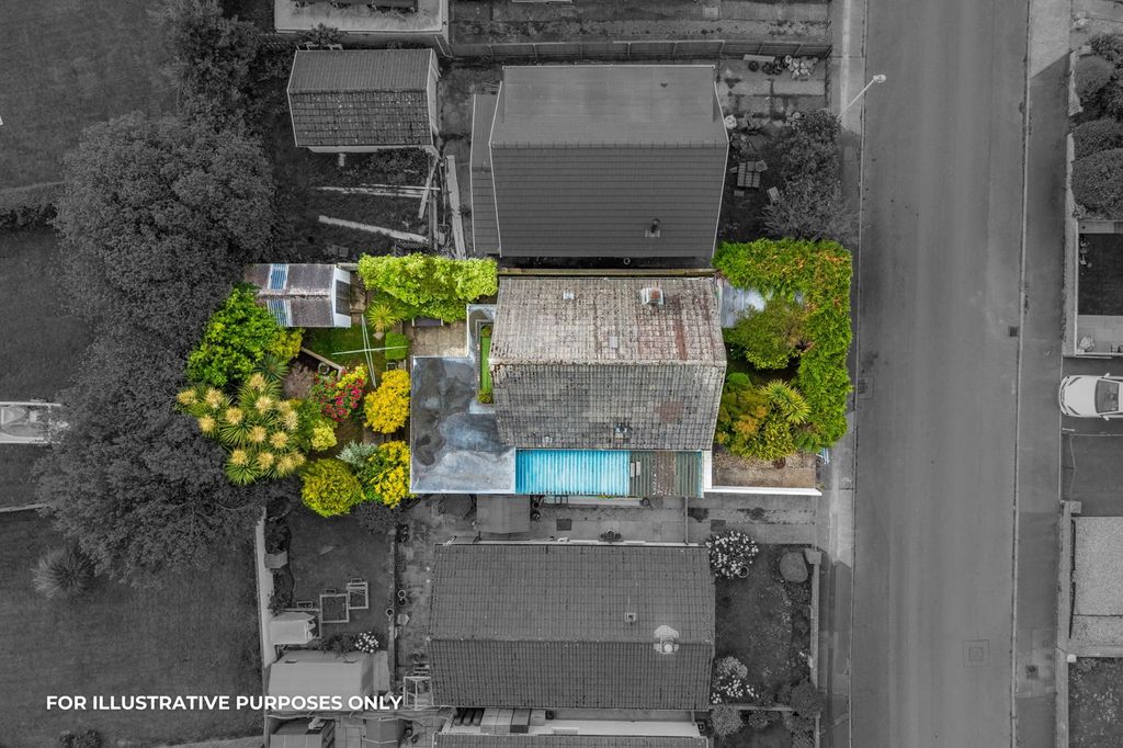 Property photo 3 of 27