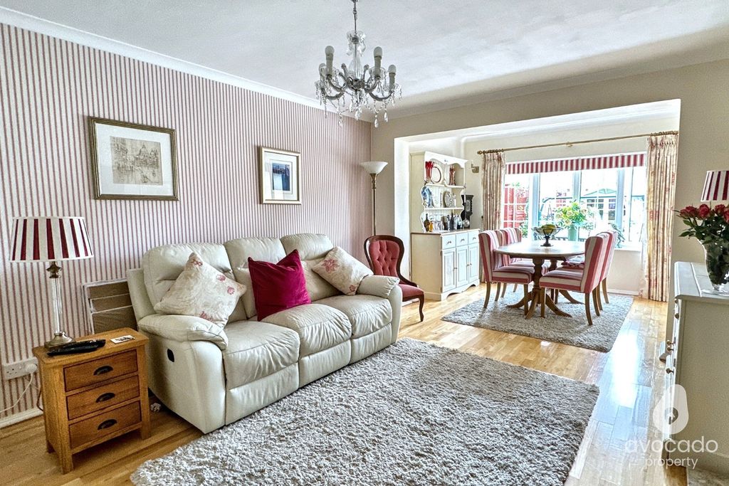 Property photo 2 of 13 4360373
