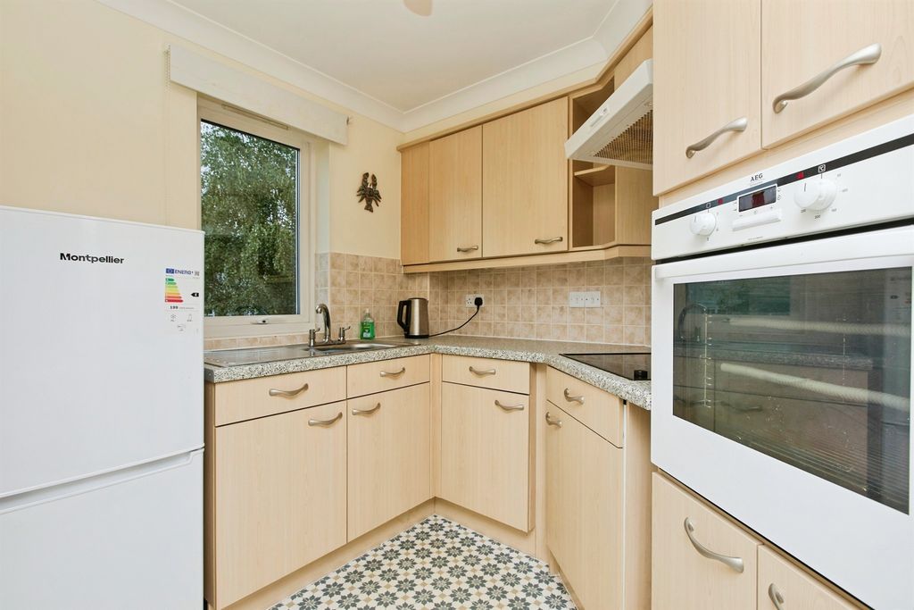 Property photo 3 of 17