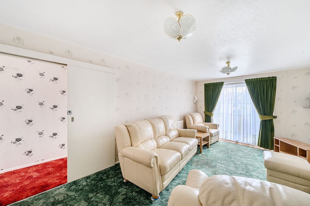 Property photo 2 of 19