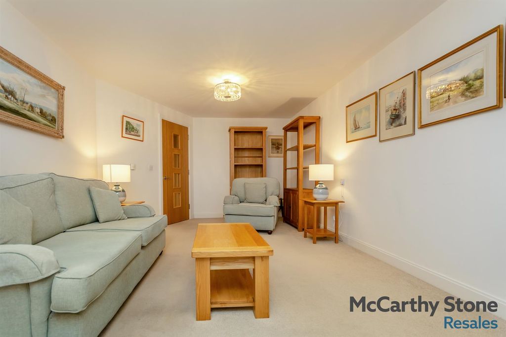 Property photo 3 of 20 8675993-Interior11.Jpg