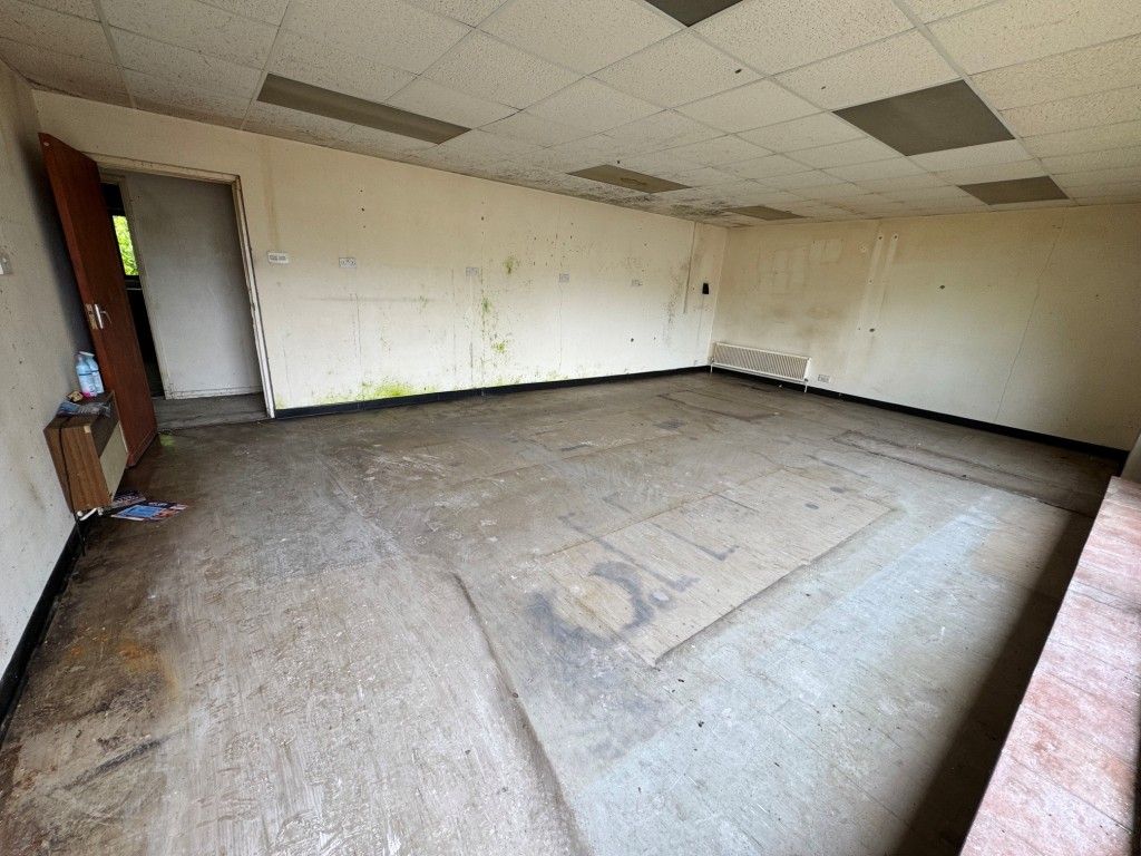 Property photo 3 of 14 Internal Of Former Shop