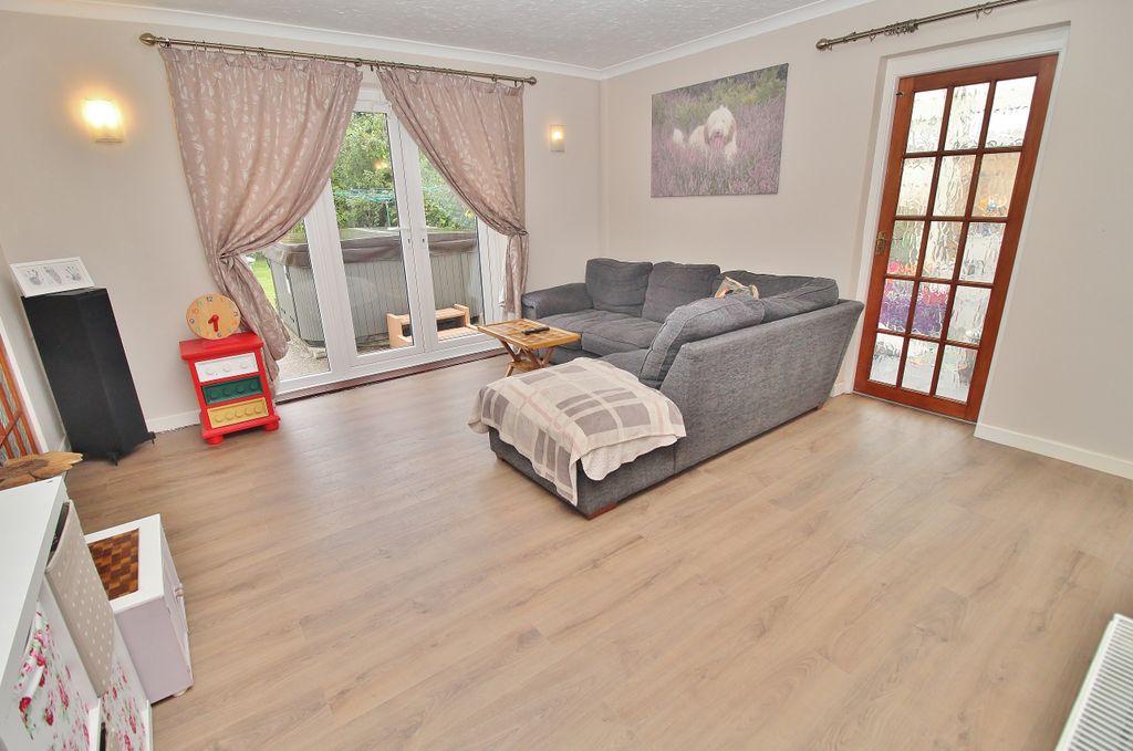 Property photo 2 of 16