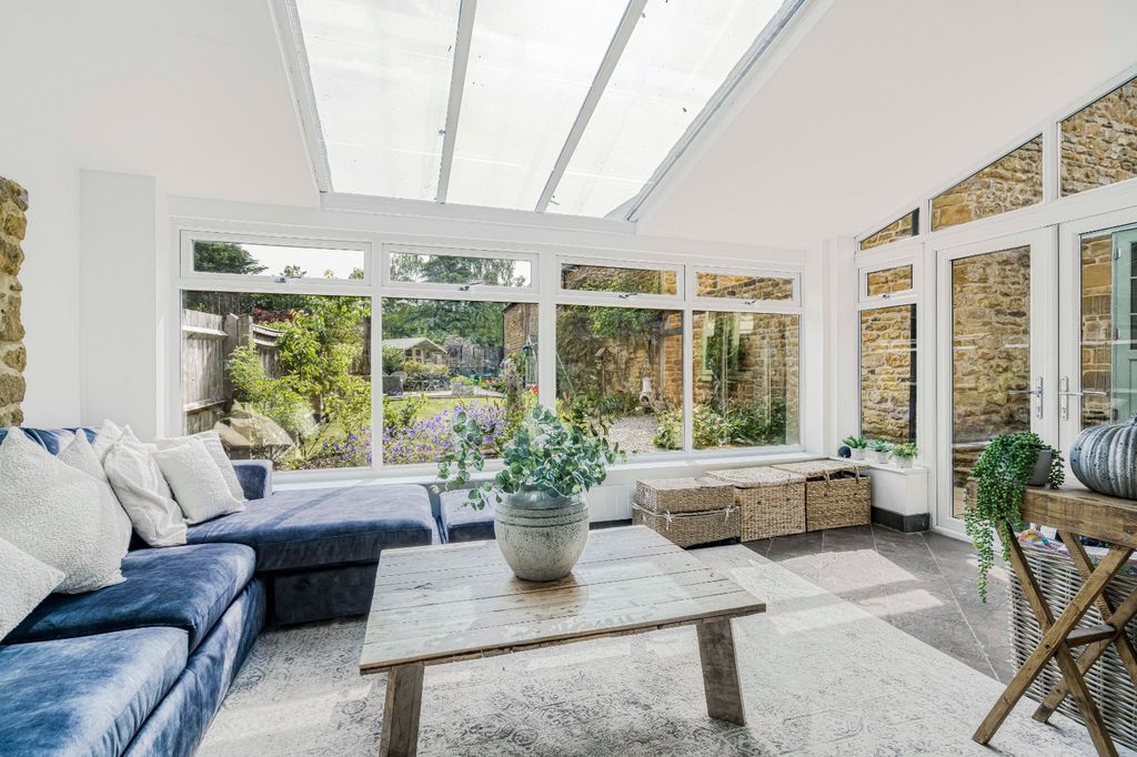 Property photo 3 of 17 Garden Room