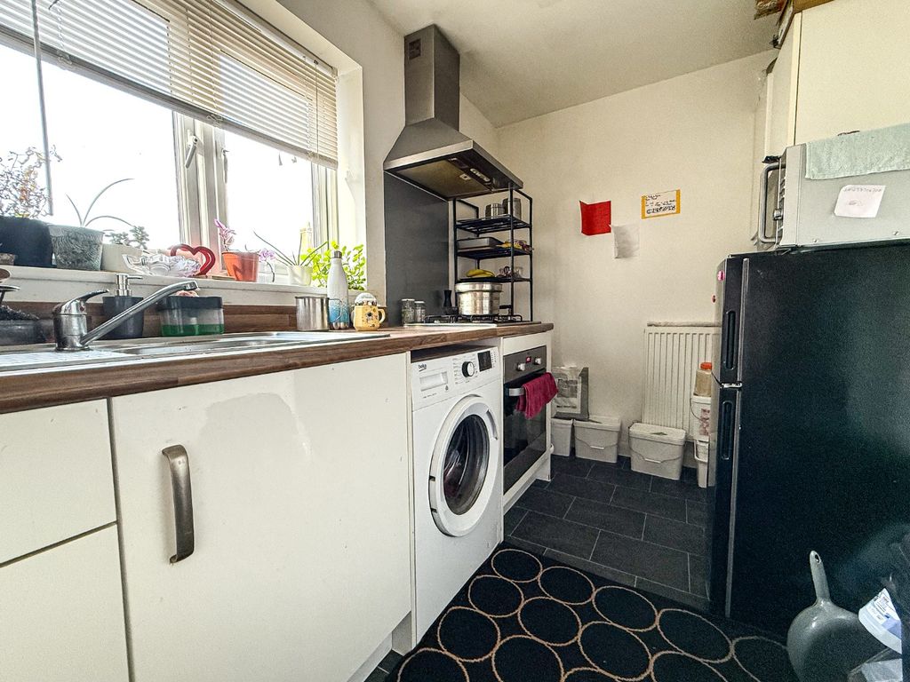 Property photo 3 of 11 4732516