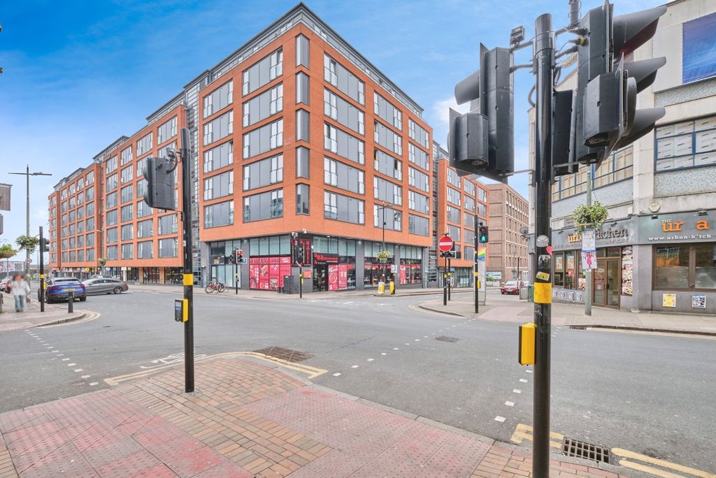 Property photo 1 of 10 Front