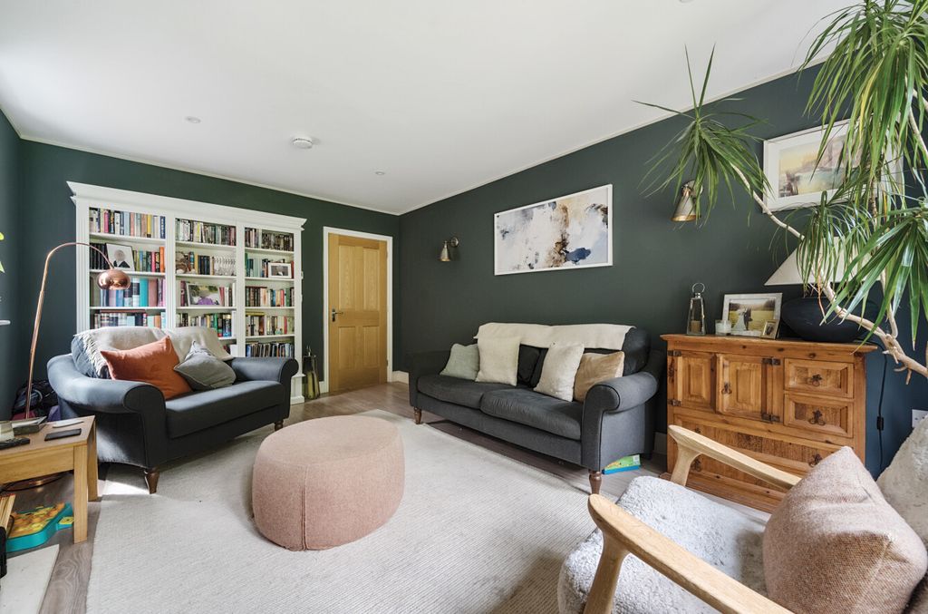 Property photo 3 of 24 1334950-9-6894A9B...