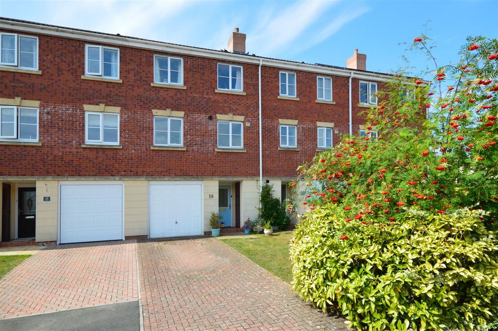 Property photo 1 of 22