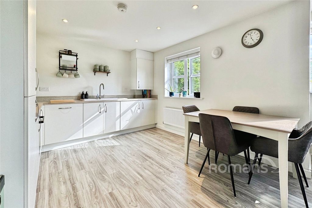 Property photo 2 of 15 Kitchen Diner