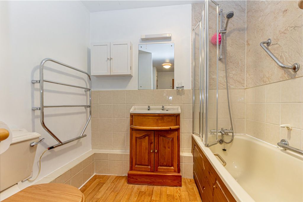 Additional image 12 of 3 bed flat for saleAbbey Road, Malvern WR14