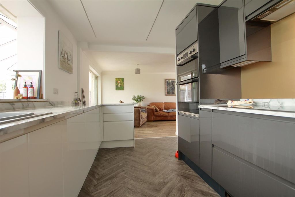 Property photo 2 of 10 Kw3.Jpg