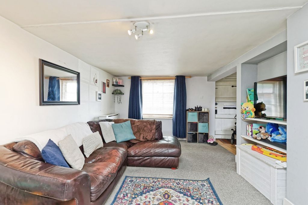 Property photo 2 of 16 Photo