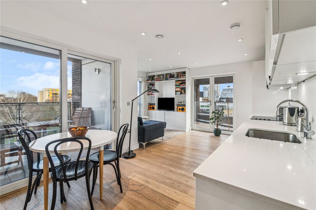 Property photo 2 of 16 Picture No. 03