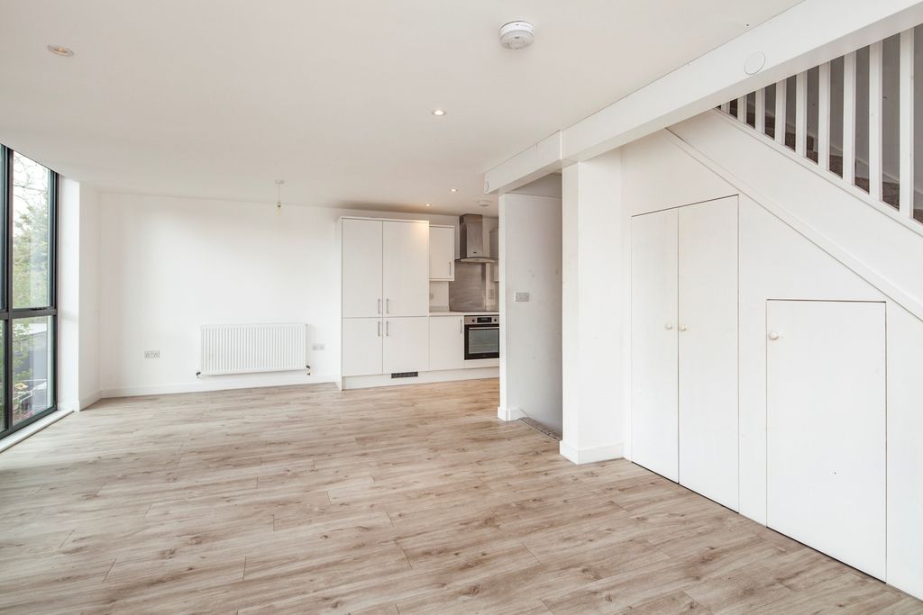 Property photo 1 of 10 F572Dde7-4A2c-F11...