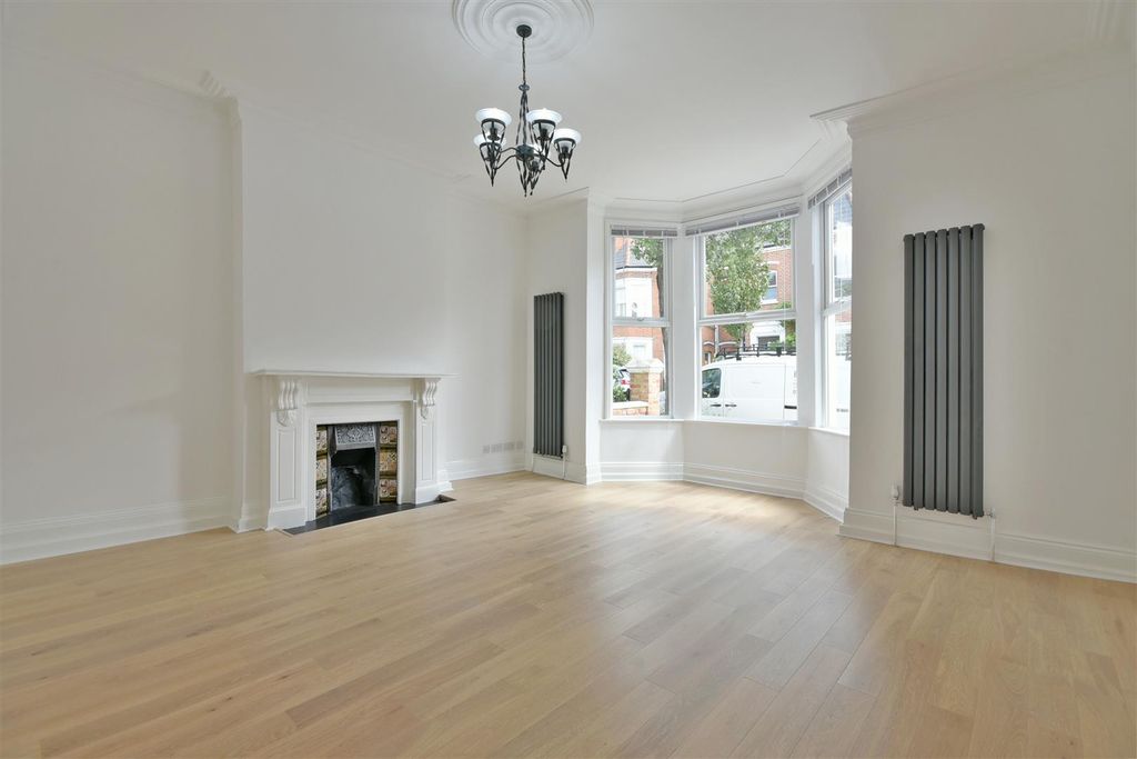 Property photo 3 of 21 R.Jpg
