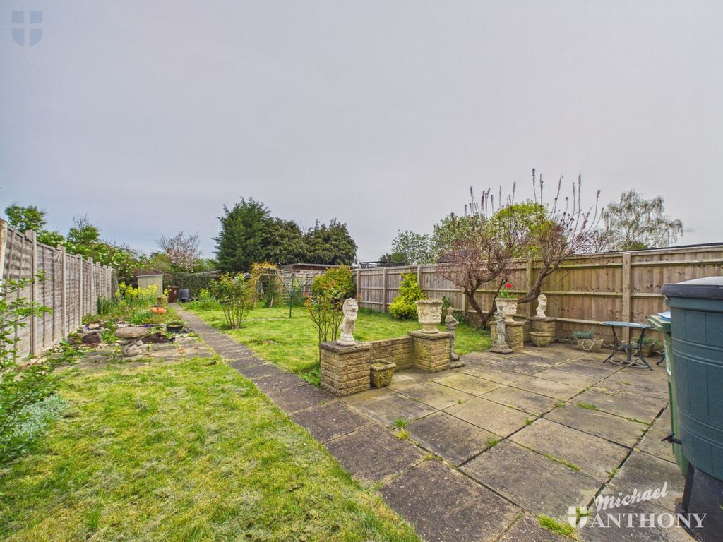 Property photo 3 of 13 Cam03218G0-Pr0979-Still010