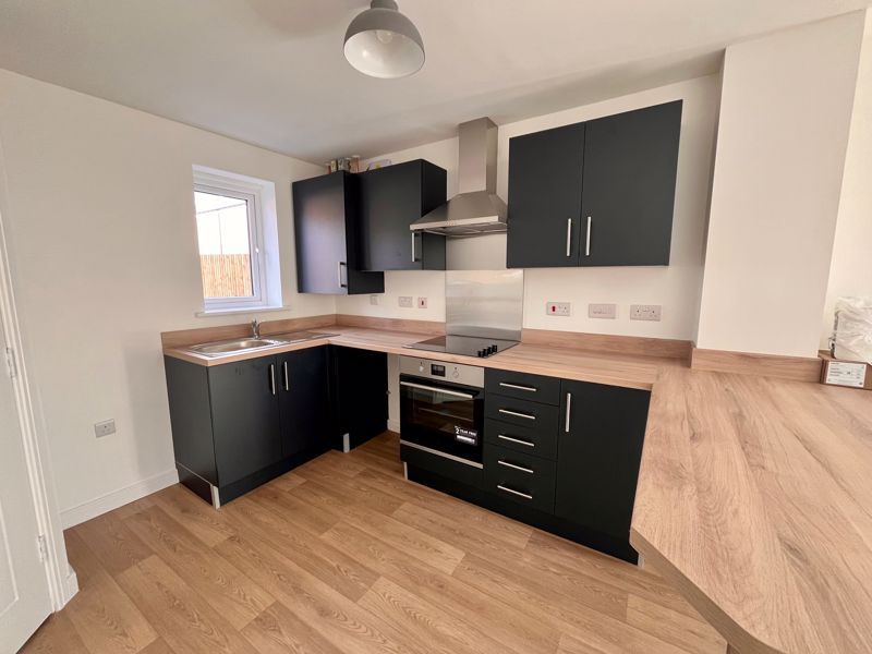 Property photo 3 of 11 Kitchen