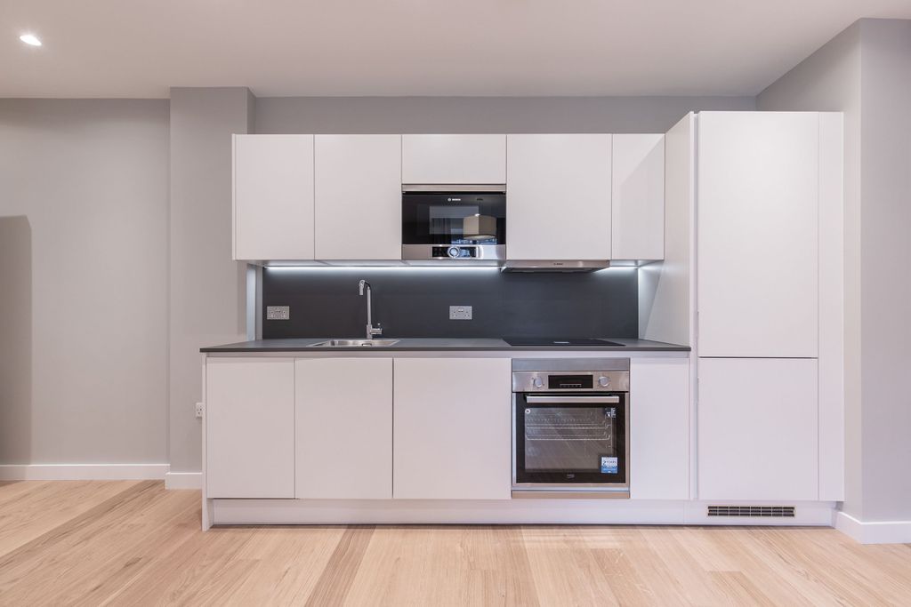 Property photo 2 of 20 Kitchen