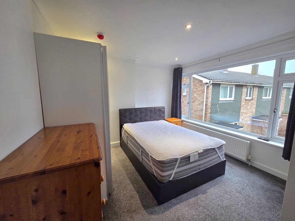 Property photo 3 of 8 Image