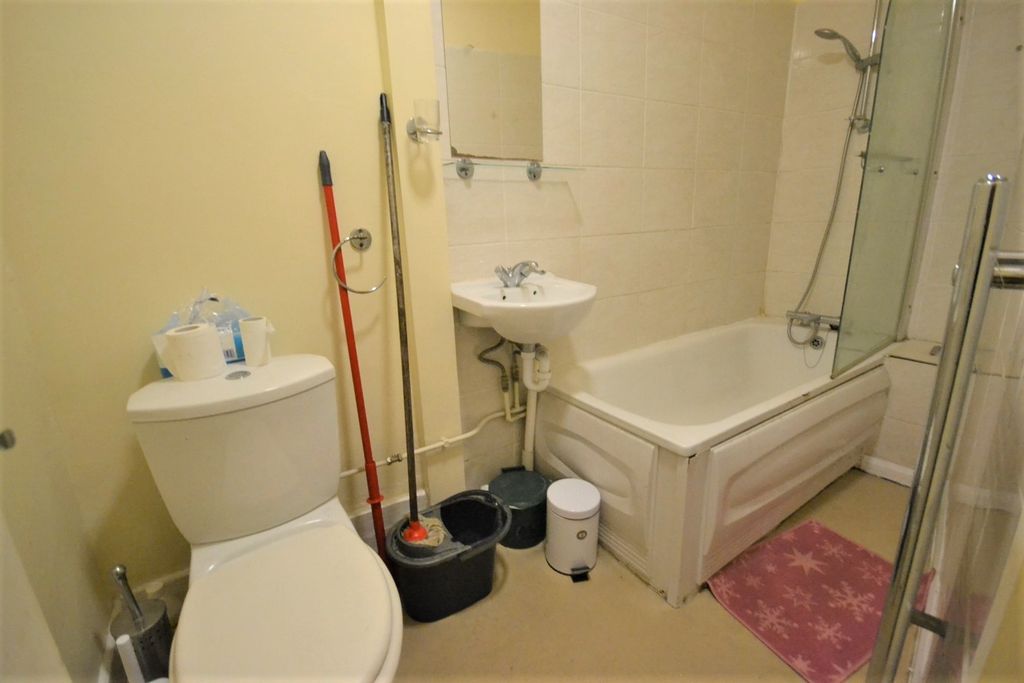 Property photo 3 of 4
