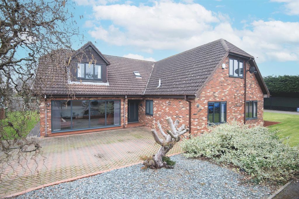 Property photo 1 of 32 Dsc_6327.Gif