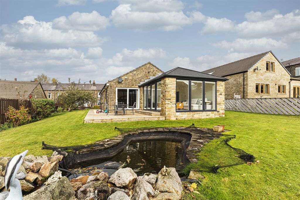 Property photo 1 of 49 External Details