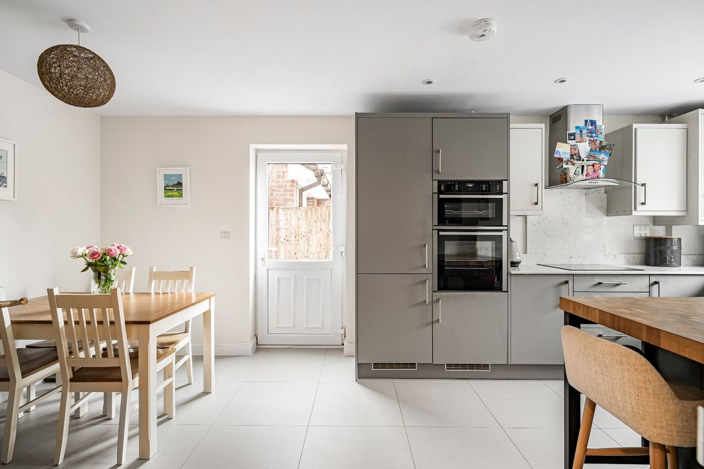 Property photo 2 of 15 Picture No. 09