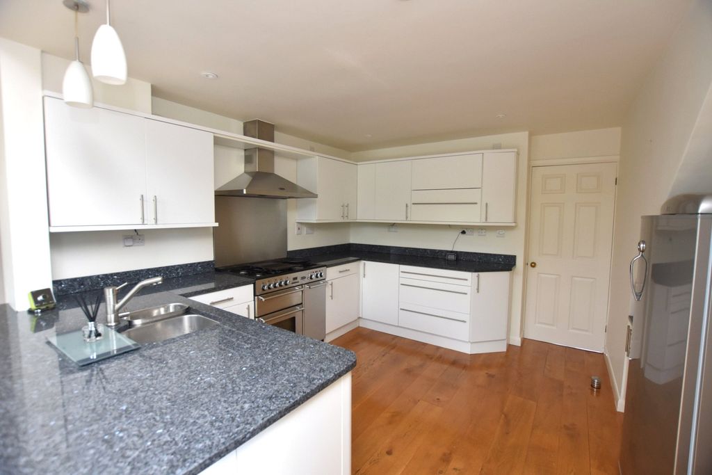 Property photo 3 of 22 Kitchen