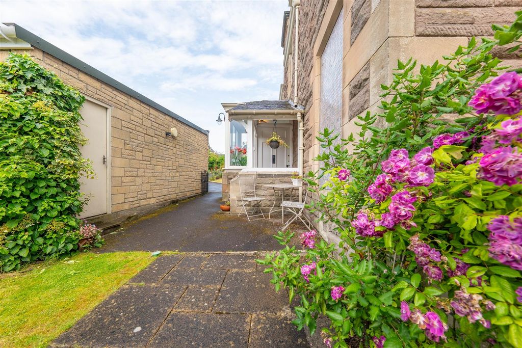 Additional image 39 of 4 bed flat for saleGlasgow Road, Perth PH2