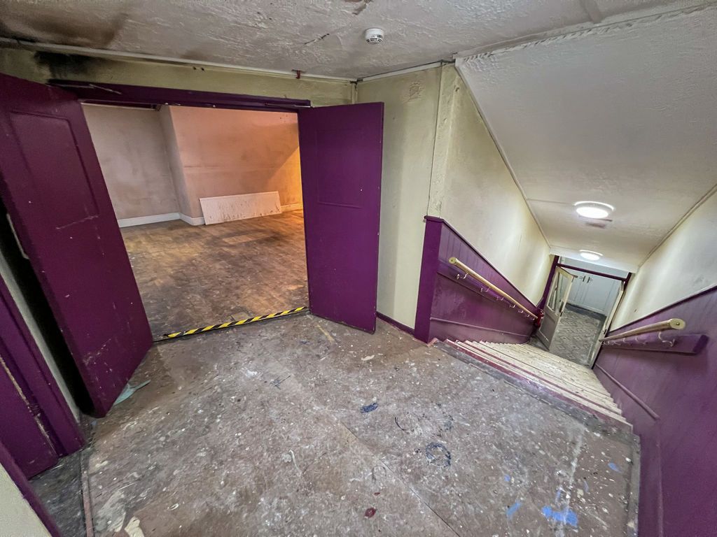 Property photo 3 of 37 5-7 Regent Street, Douglas