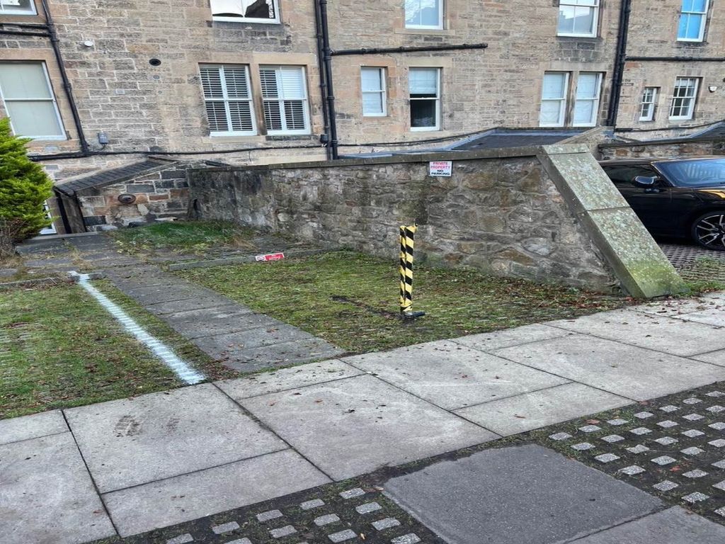 Property photo 2 of 2 Manor Place 2