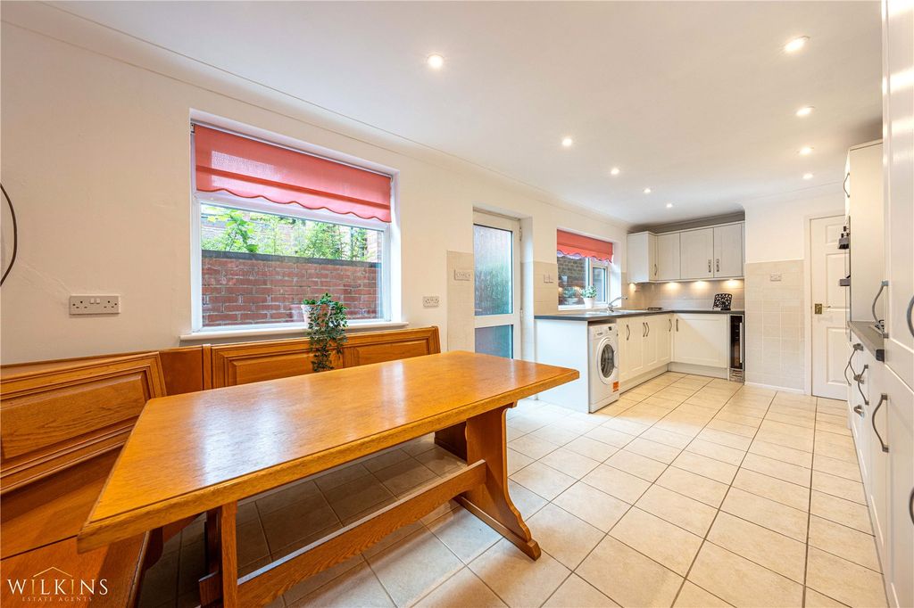 Property photo 2 of 52 Picture No. 10