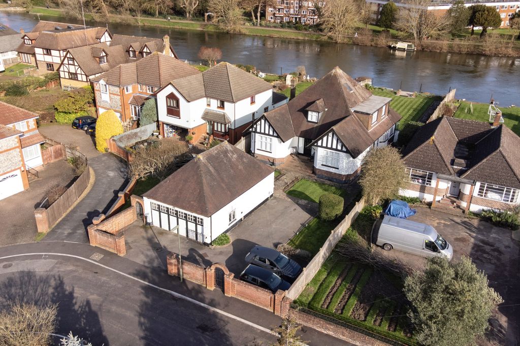 Property photo 1 of 26