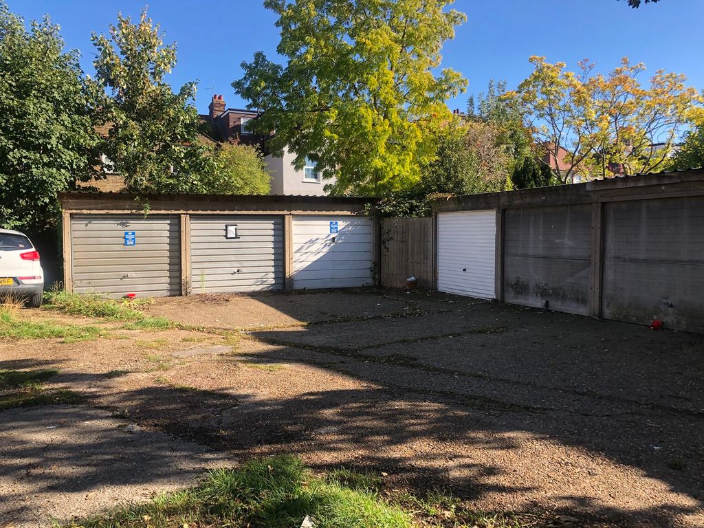 Property photo 3 of 6