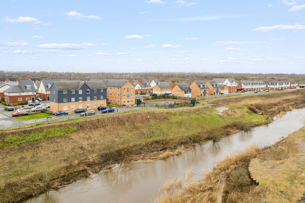 Property photo 3 of 25