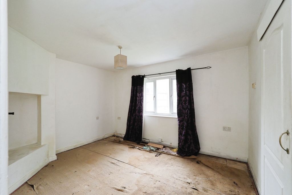 Property photo 3 of 17 Reception Room
